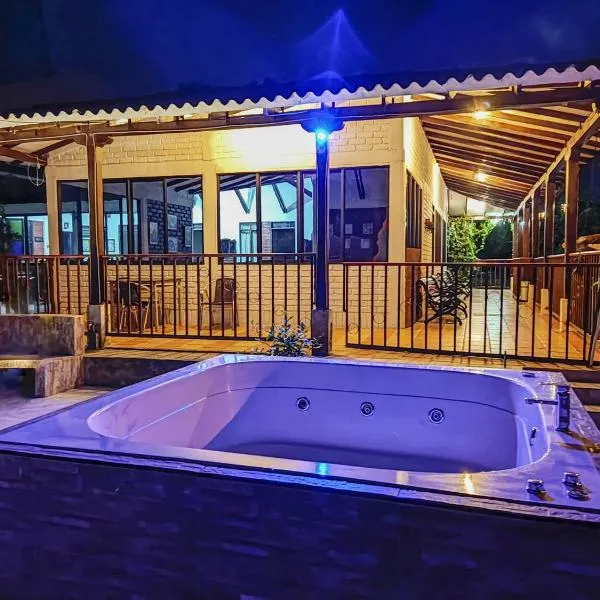 VILLA ALEJANDRA - Hermosa FINCA cerca al centro - Sendero - Jacuzzi, ξενοδοχείο σε Popayan