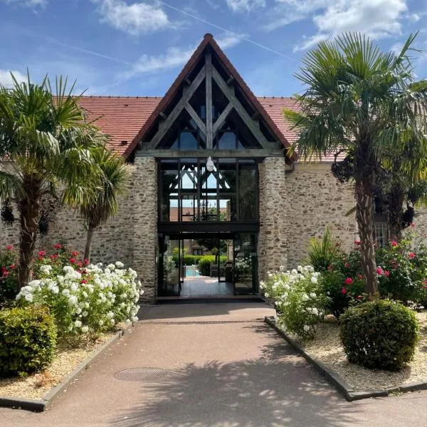 Hotel Les Suites - Domaine de Crécy, готель у місті Кресі-ла-Шапель