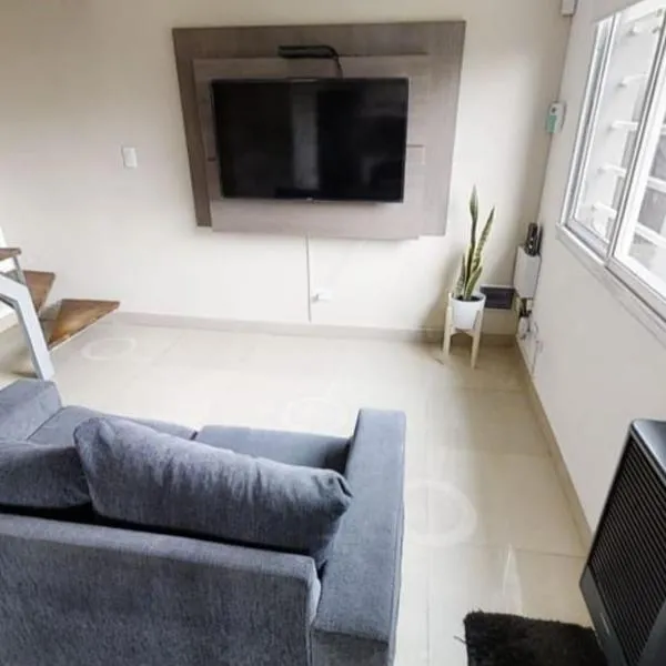 HERMOSO DÚPLEX NECOCHEA, hotel em Necochea