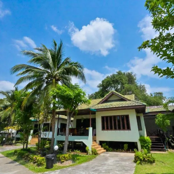 Poowadee resort, khách sạn ở Hua Thanon Beach