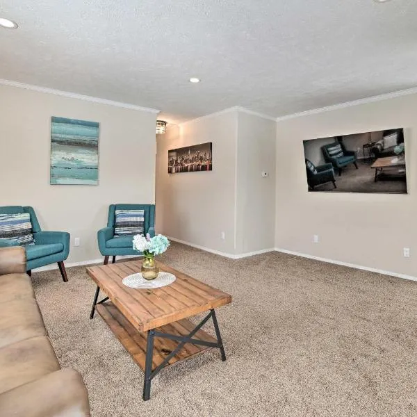 Family Home in Rapid City about 4 Mi to Torch Lake!, hotell sihtkohas Rapid City