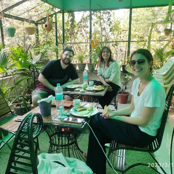 Max Guest House, hotel sa Agra