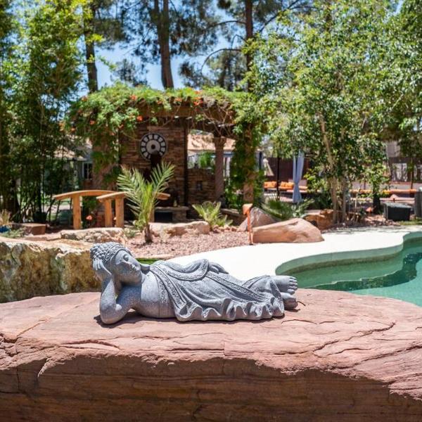Resort-Style Paradise w 2 Pools, Las Vegas
