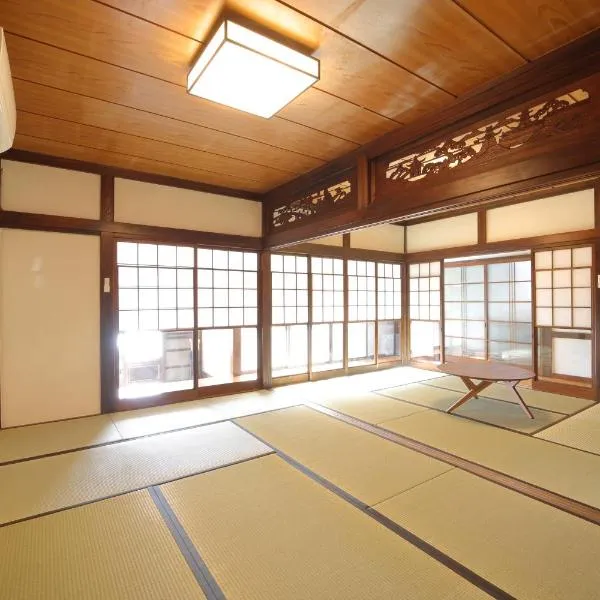 釣りスポットの松部漁港まで徒歩1分-ファミリー&釣り好きに大人気の宿、勝浦市のホテル