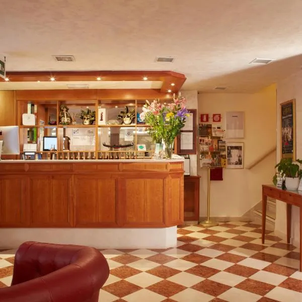 ホテル コメルチオ ＆ ペッレグリーノ（Hotel Commercio & Pellegrino）、ヴェネツィアのホテル