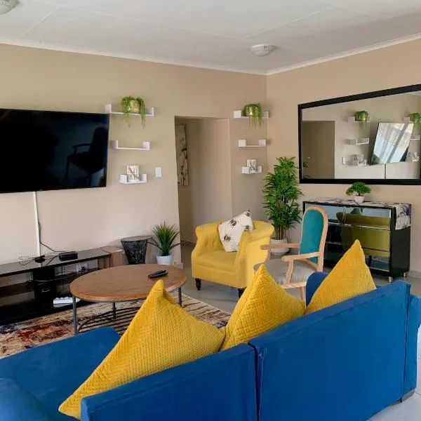 Valleyside Executive Apartments، فندق في إيزولويني