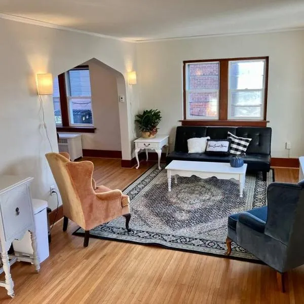 The Parsonage of Marshall-4BR 2BA Entire House, hotel a Marshall