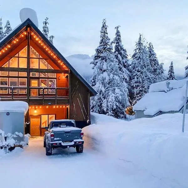 Walk-In Skiing/Tubing Across at Summit East, hotell sihtkohas Snoqualmie Pass