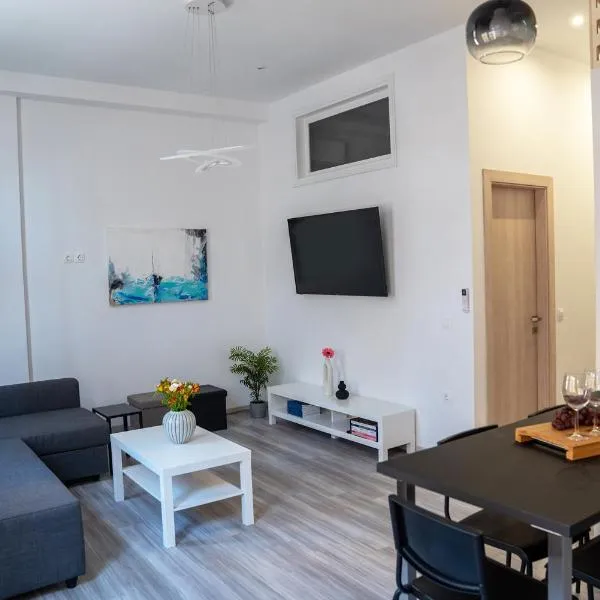 Central Suites Aegina 2, hotel in Aegina Town