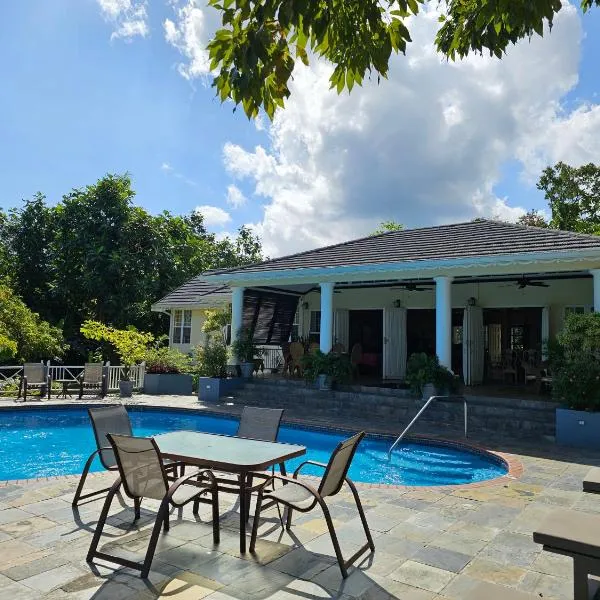 Spicy Hill Villa: Port Antonio şehrinde bir otel