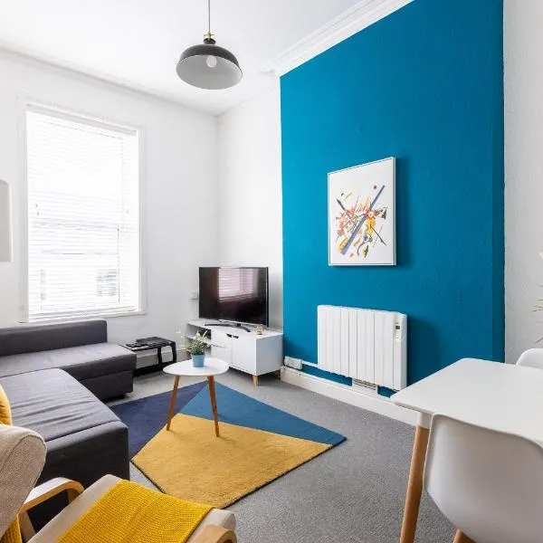 Judah Suites - Stylish 1BR Apartments with Parking & WIFI, khách sạn ở Barry