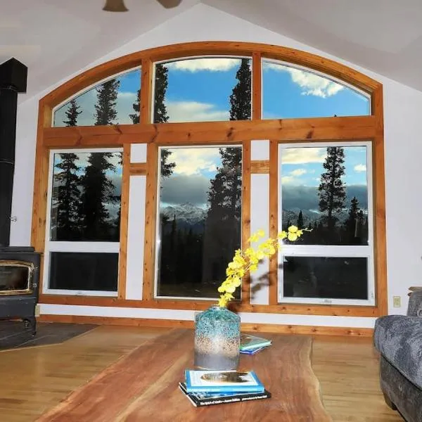 3 Bedroom Home with Amazing Views 11 mi from Denali, hotel in McKinley Park