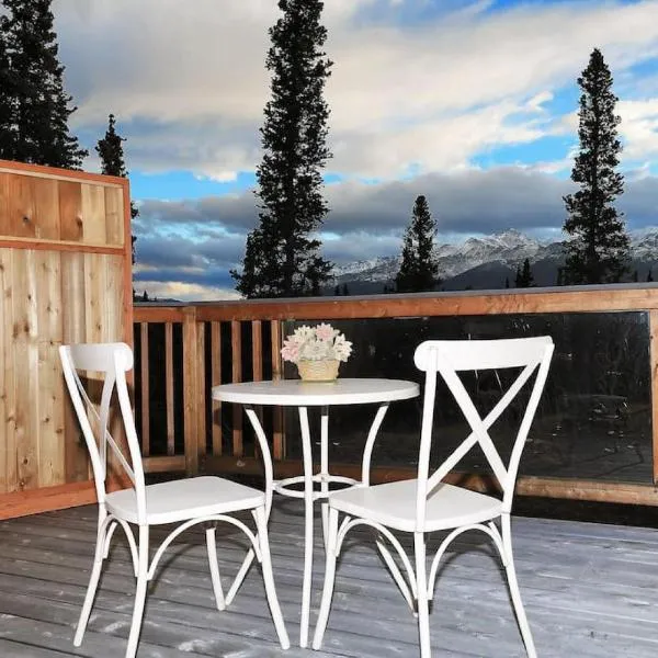 Denali King Suite with Amazing Views, hotel in McKinley Park
