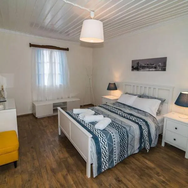 Avli Townhouse, hotel u gradu Skopelos