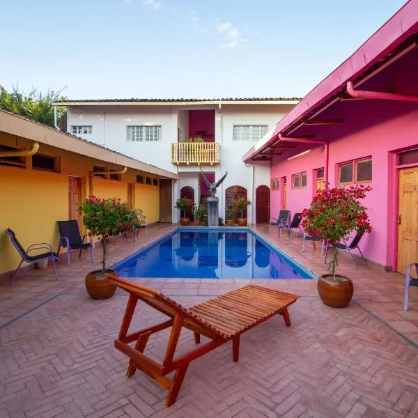 Hotel La Calzada，位于格拉纳达的酒店