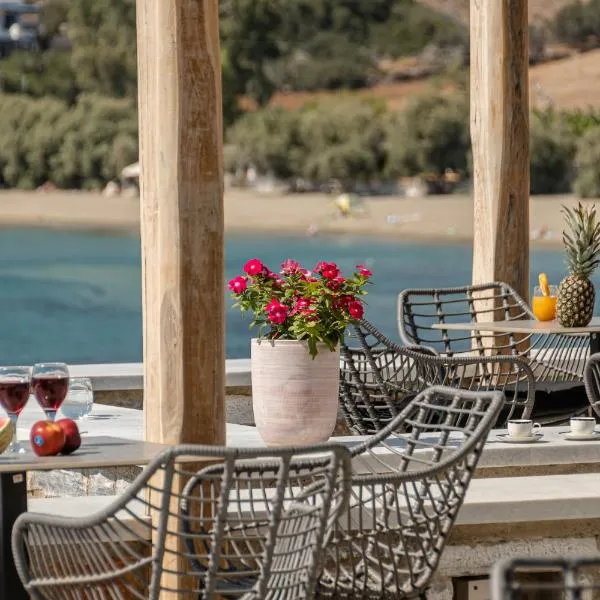 Porto Dema Luxury Suites, hotell sihtkohas Skhoinoussa