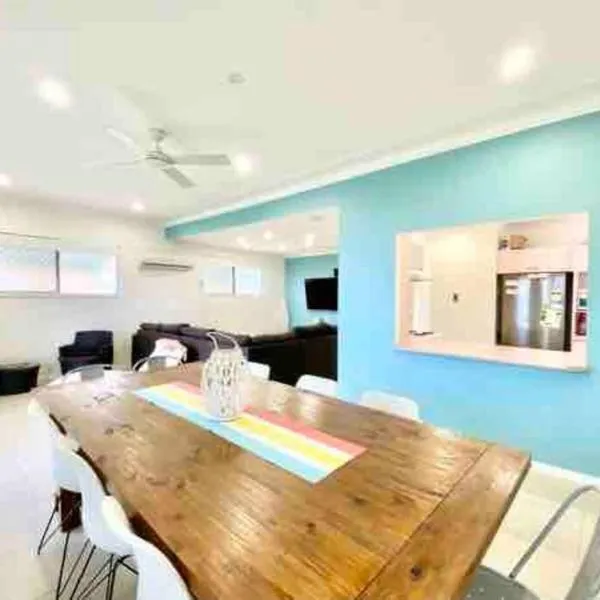 Nelson Bay home on the beach!!, hotel en Nelson Bay