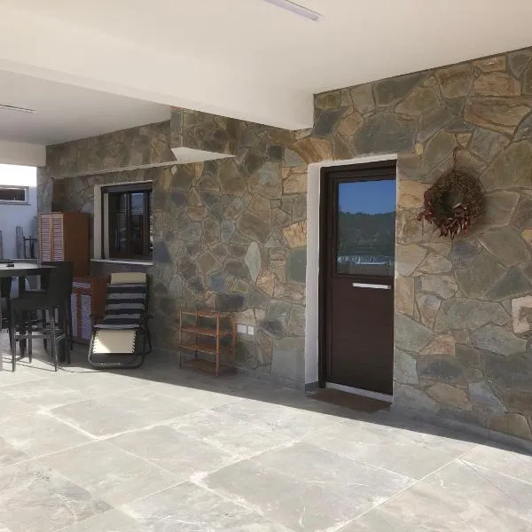 DIAMOND Stone Wooden Guest House，位于Khandria的酒店