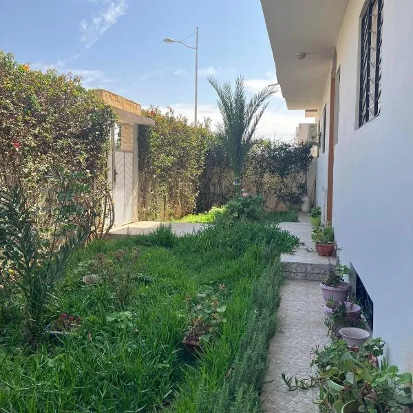 Bel Appartement à Proximité de la Gare Routière, hotel in Agadir