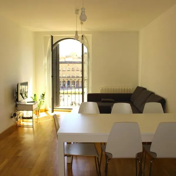 Aloha Apartamentos, hotel a Pamplona