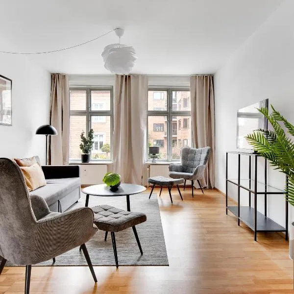 Sanders Constantin - Chic Two-Bedroom Apartment With Balcony, hotel v Kodani