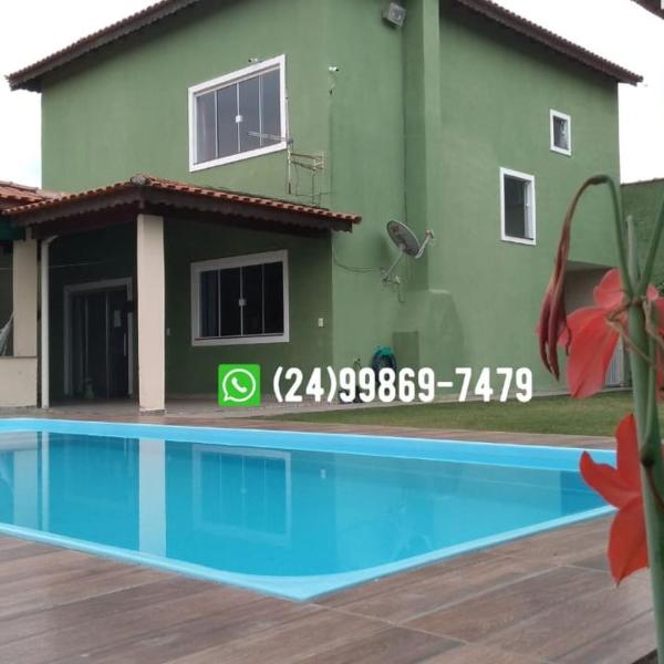 Casa familiar com piscina Penedo RJ