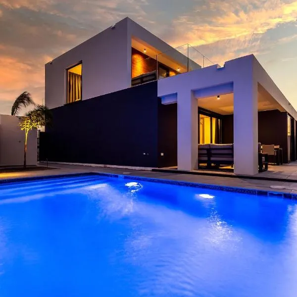 Tuscany Residence Aruba, hotel sa Palm-Eagle Beach