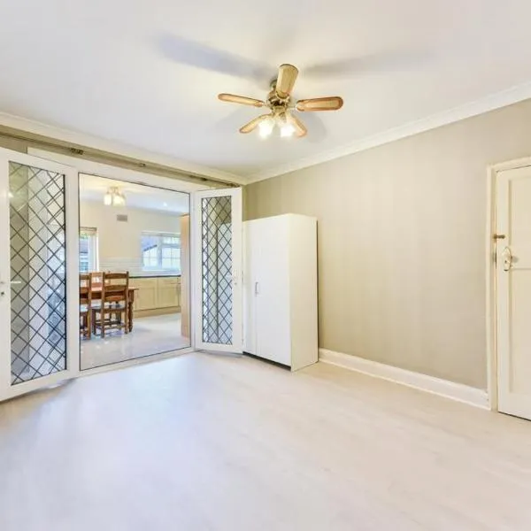 Pitshanger Hububb Stay, hotel in Perivale