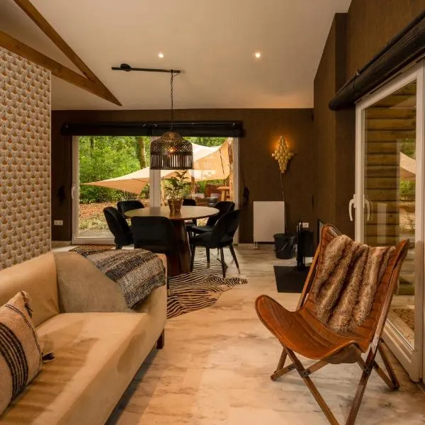 ZEN-Bungalow NO 4 met sauna en hottub, hotel in Rheezerveen