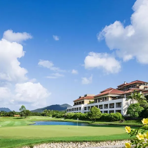 The Ritz-Carlton Okinawa, hotel v destinaci Nago