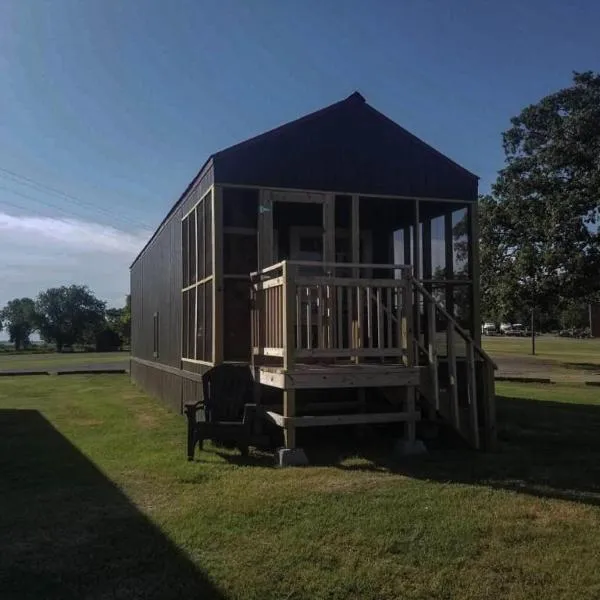 Lakefront Cabin - Texoma Breeze - 12, hotel em Mead