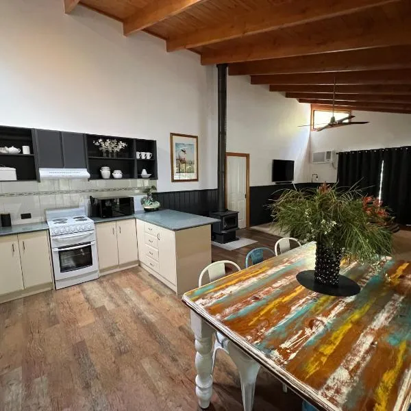 The Blue Wren Lodge 111, ξενοδοχείο σε Halls Gap