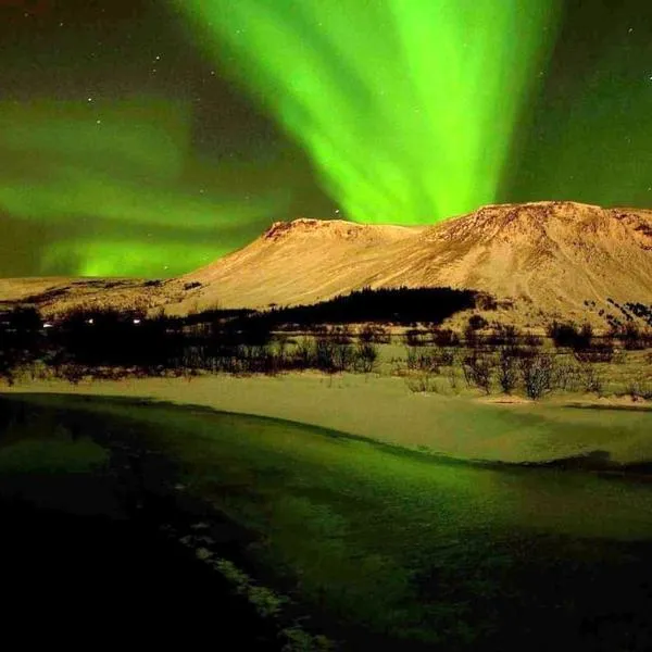 Paradise near Reykjavik w. Sauna - Northern Lights, hotel v destinaci Mosfellsbær