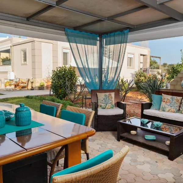 El-Ni-Noe: Chorafakia şehrinde bir otel