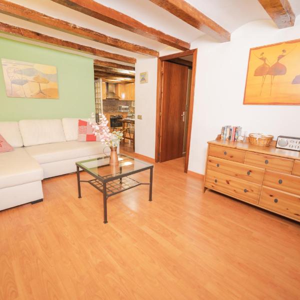 Rustic Poble Sec Apartment