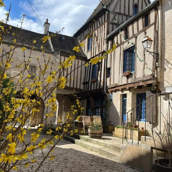 La Maison des Corporations, Hotel in Noyers-sur-Serein