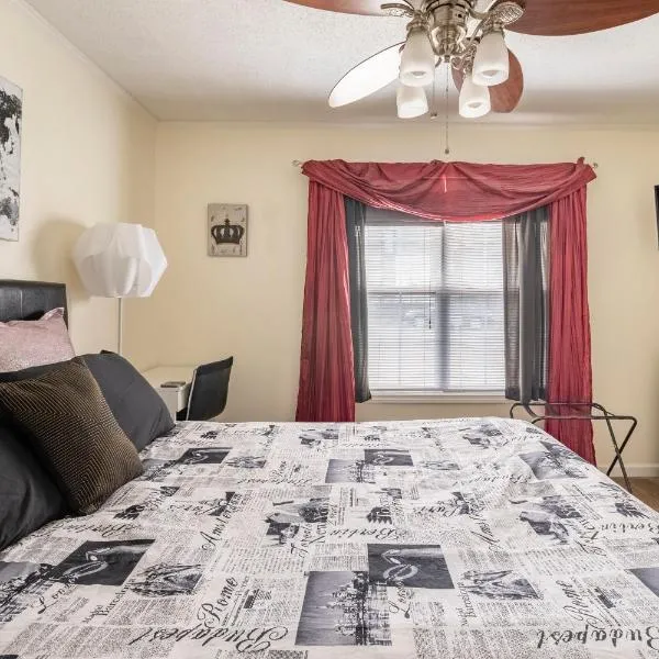 Contemporary Paradise w/ Private Bathroom, hôtel à Nashville