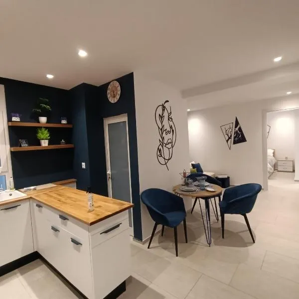 Lovely 1-Bed Apartment in lac1 Tunis, hotel in Tunis