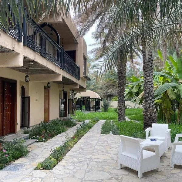 Date Palm Inn, hotel v destinaci Nazvá