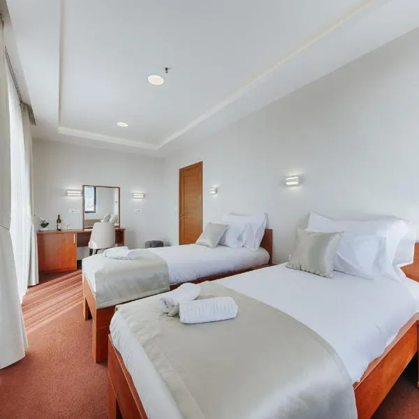 Casa Costa, hotel u Dobroj Vodi