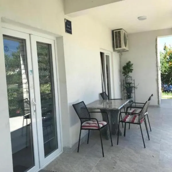 Apartman Dobrić, hotel a Kaštel Štafilić