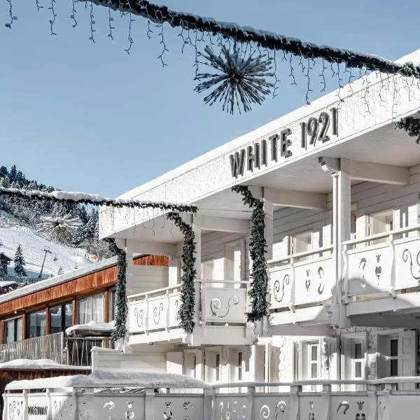 White 1921 Courchevel, hotel in Courchevel