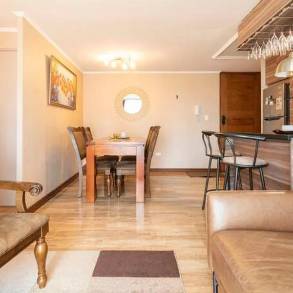 Excelente Departamento en Penco, cerca de la playa, del centro y de la plaza, hotel in Penco