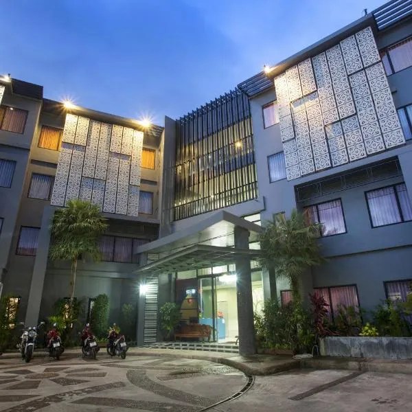 Dinar Lodge, hotel in Bang Tao Beach