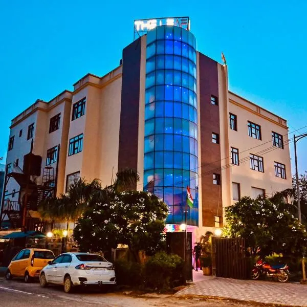 Hotel The Leaf - Gomti Nagar Lucknow, hotel i Lucknow