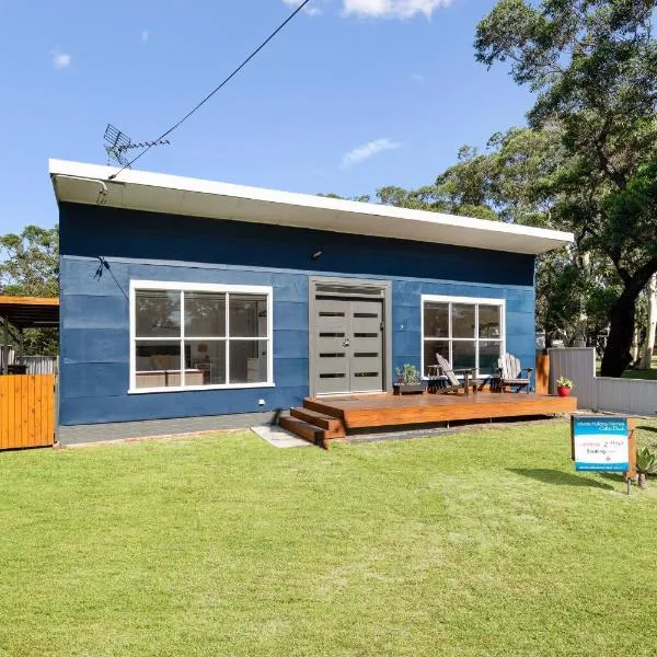 Abode Callala Beach Jervis Bay - 100m to Beach!, hotel in Callala Beach