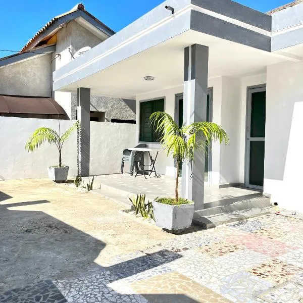 Villa meublée Cotonou fidjrosse 05 min de la plage, hotel v destinaci Cotonou