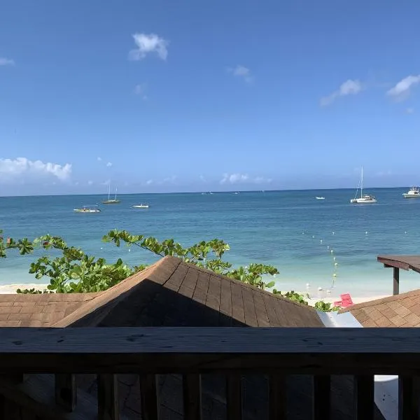 Family Comfort in Jamaica - Enjoy 7 miles of White Sand Beach! villa, hotel in Negril