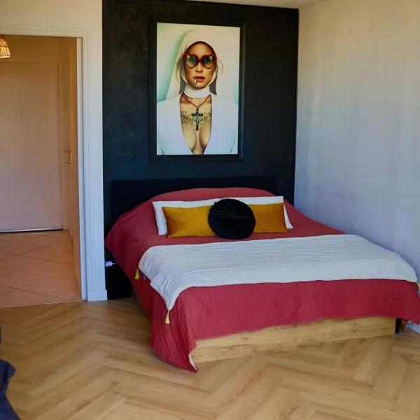 'Cap Confession' - Naturiste - Sea View - Beach - Parking -Air Conditionaire, hotel in Cap d'Agde