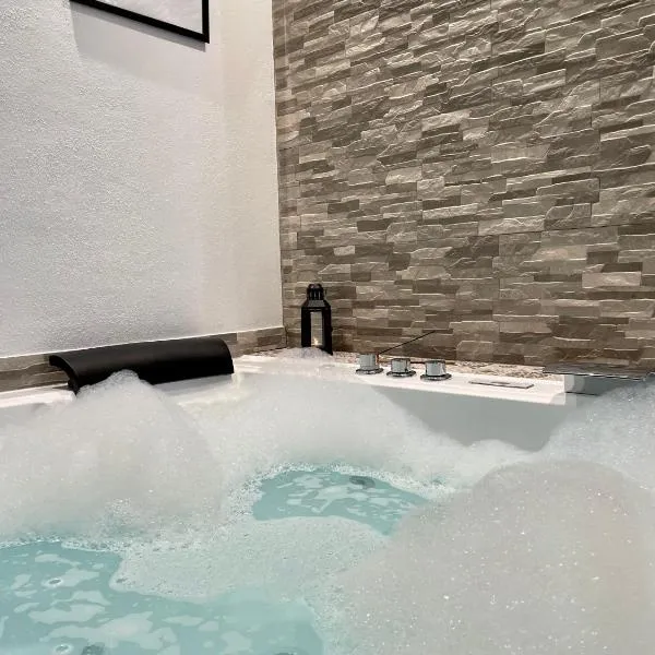 CUEVAS DEL PEÑÓN - Loft Torreón, hotel v destinaci Grazalema